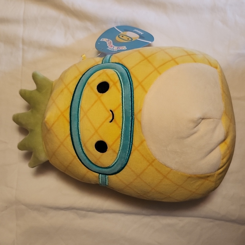 Squishmallows Maui pineapple NWT 8”